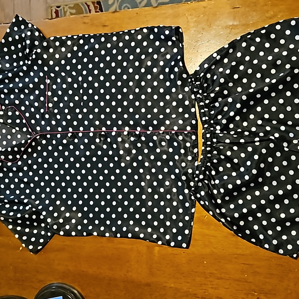 Black and White 2 piece silky pajama set.
